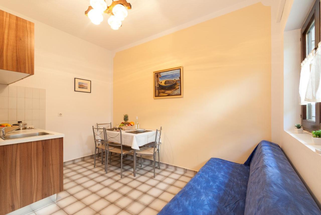 Weis Apartments روفينج الغرفة الصورة