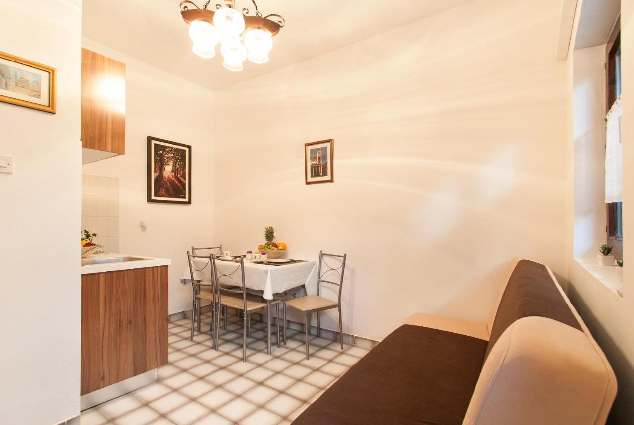 Weis Apartments روفينج الغرفة الصورة